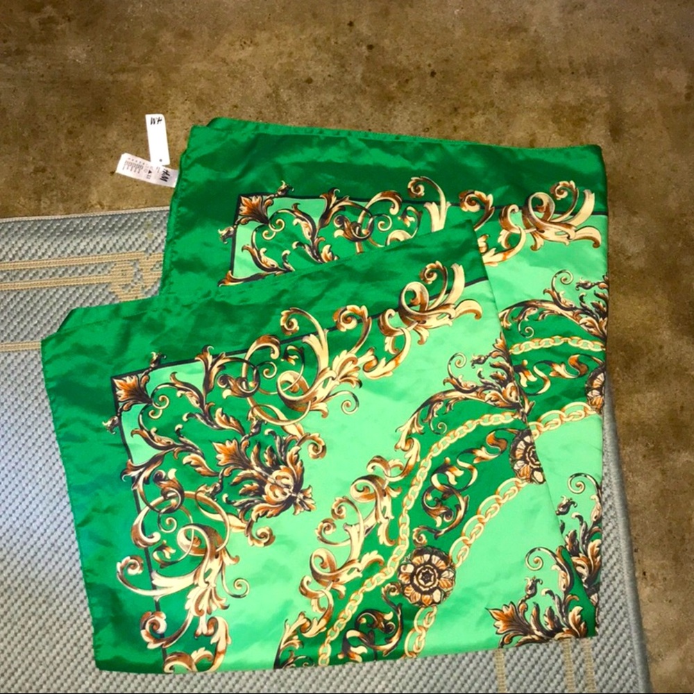 Green H&M scarf